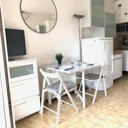 Studio Bord De Mer Avec Terrasse Et Jardin