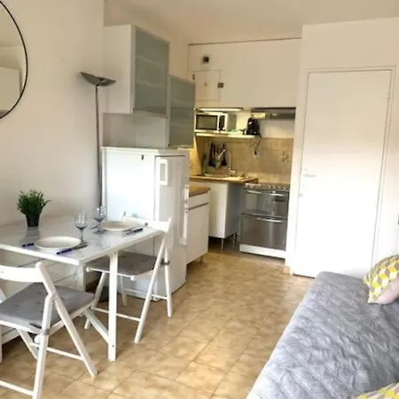 Apartament Studio Bord De Mer Avec Terrasse Et Jardin