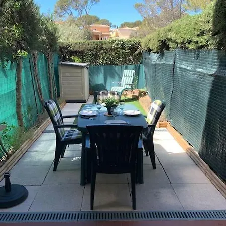 Studio Bord De Mer Avec Terrasse Et Jardin * Saint-Raphaël